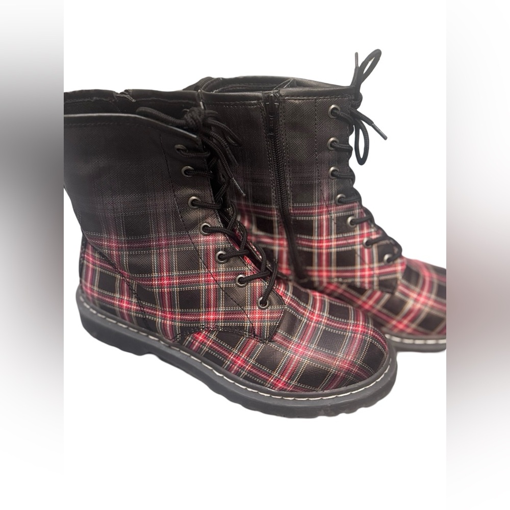 Wild Pair Women's Ryyder Leather Moto
Combat & Lace-up Boots - Picture 4 of 9